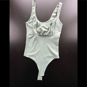 A&F, ruffled top body suit, size xs, worn once